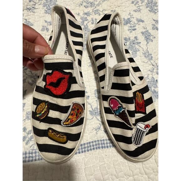 Tucker + Tate slip on sneakers graphic fast food size 4 - Picture 3 of 7